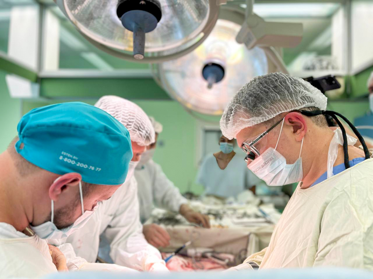 Уникальная высокотехнологичная помощь бойцам СВО: врачи ФМБА России провели первую в стране операцию по удалению неоперабельной опухоли